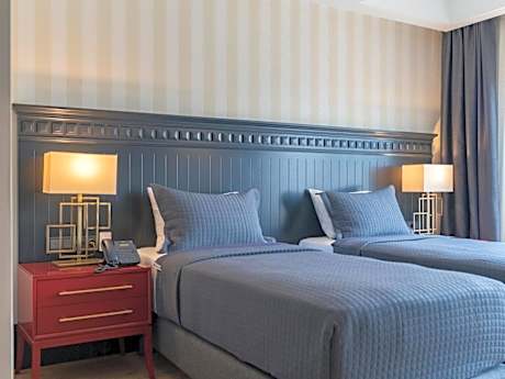 Superior Twin Room with Sea and Marina View