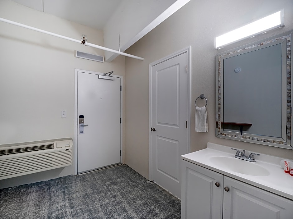 OYO Hotel & Apartments Houston Galleria