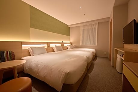 Superior Triple Room with Free access to Lounge - Non-Smoking