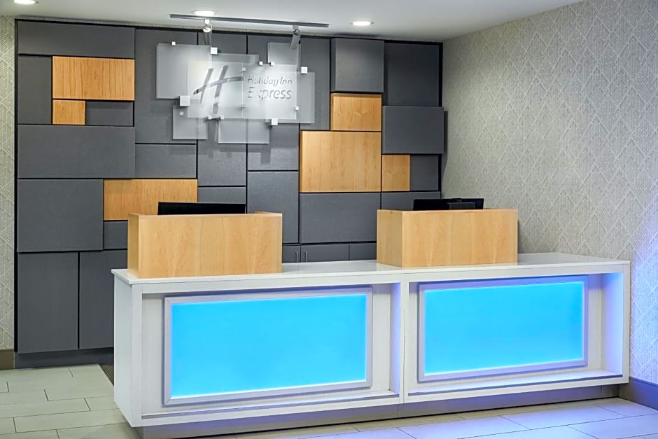 Holiday Inn Express Richmond - Midtown, an IHG Hotel