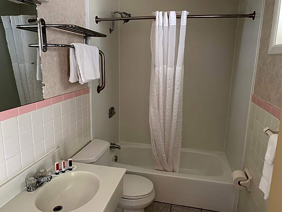 Travelodge by Wyndham Rapid City