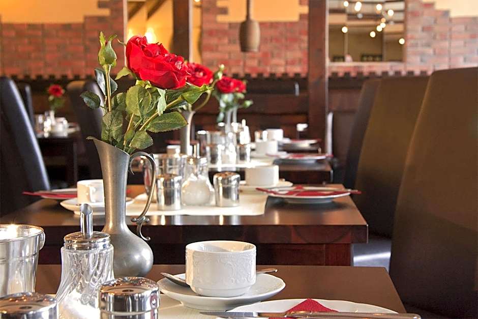 Ostsee-Rittergut-Rügen mit BinzHotel & OrdensKapelle & RomantikGut