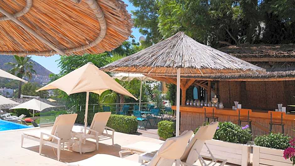Bellazure Hotel