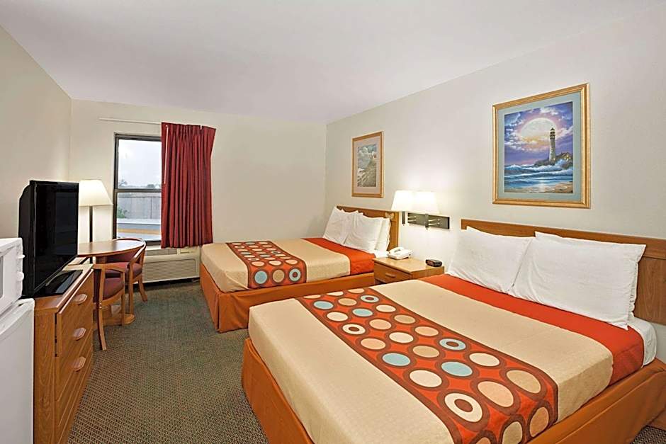 Super 8 by Wyndham Hampshire IL