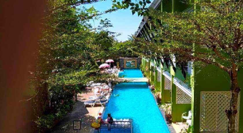 Khaolak C-nior Bungalows