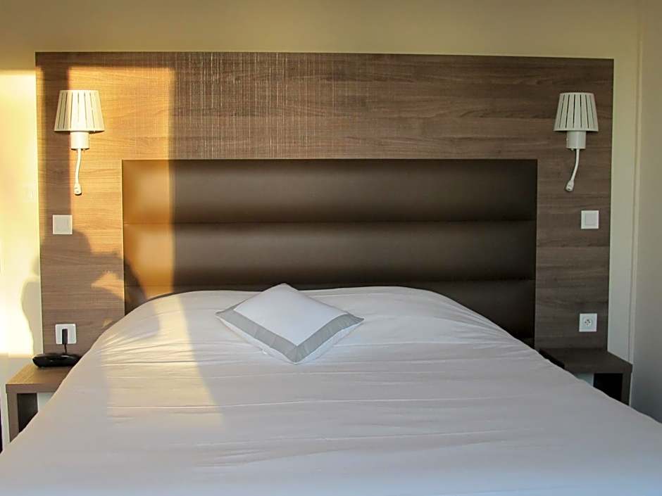 Logis Hôtel Deshors-Foujanet