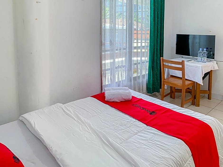 Reddoorz Near Brawijaya University 2 – Malang, ID