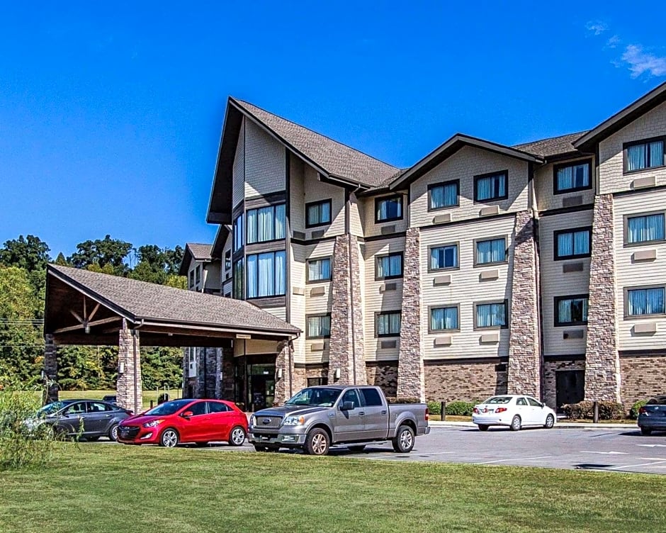 Comfort Inn and Suites Near Lake Guntersville