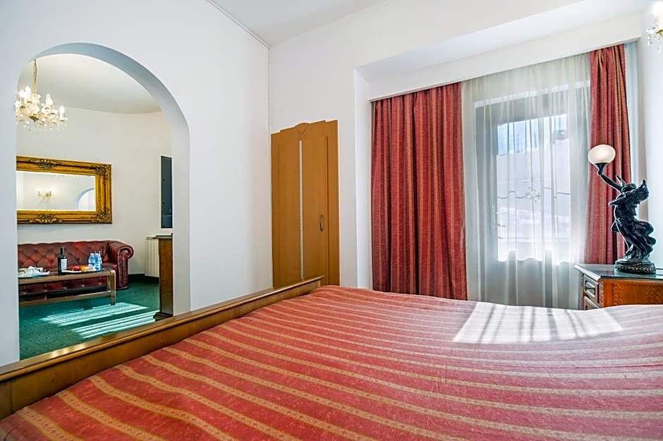 Hotel Carpati Imparatul Romanilor