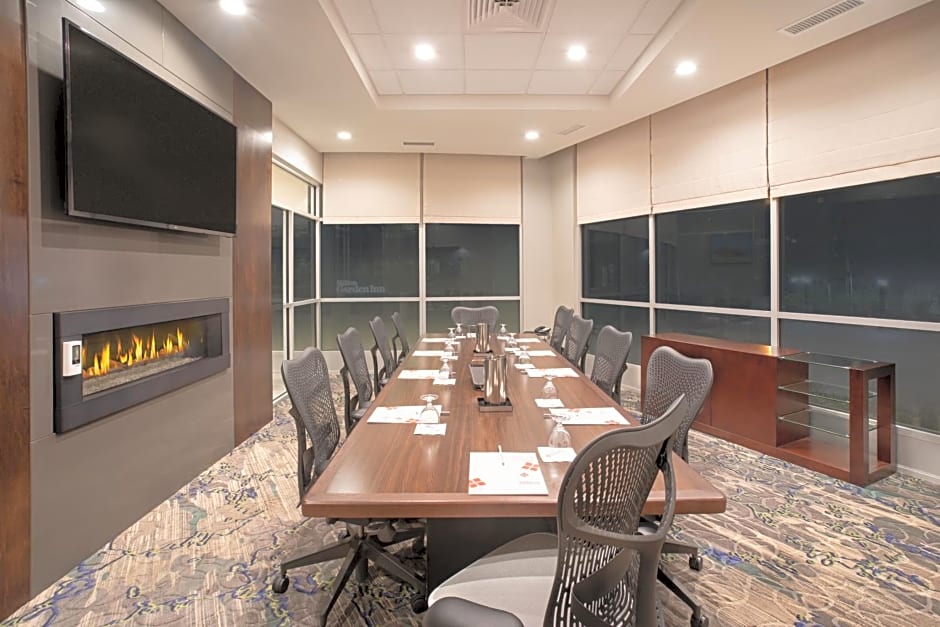 Hilton Garden Inn Omaha Aksarben Village