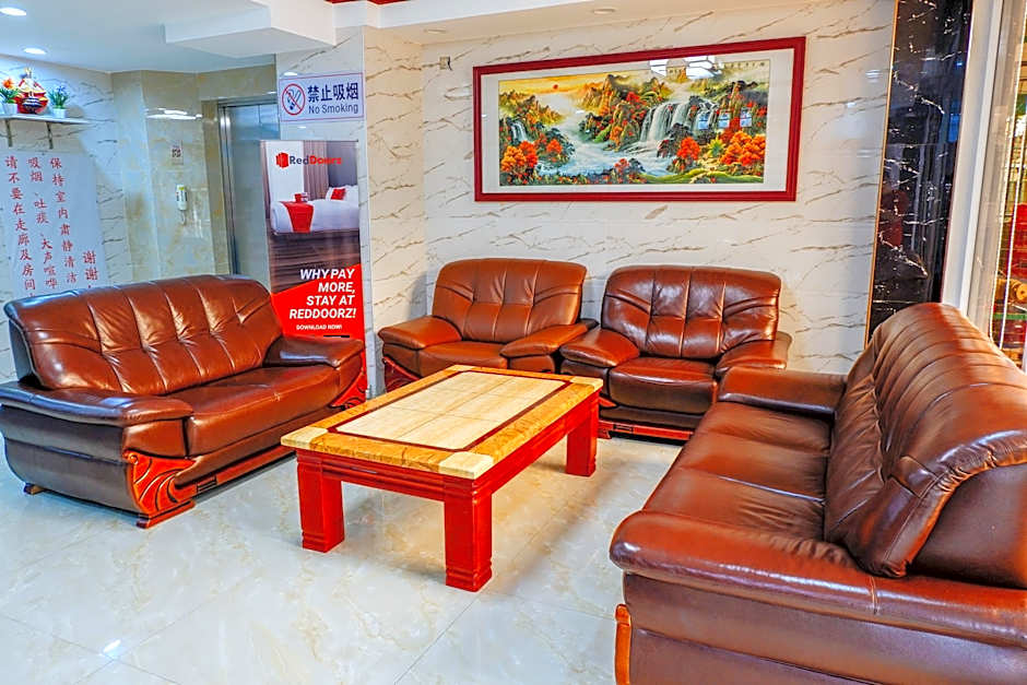 RedDoorz Plus near Camella La Brisa Lapulapu