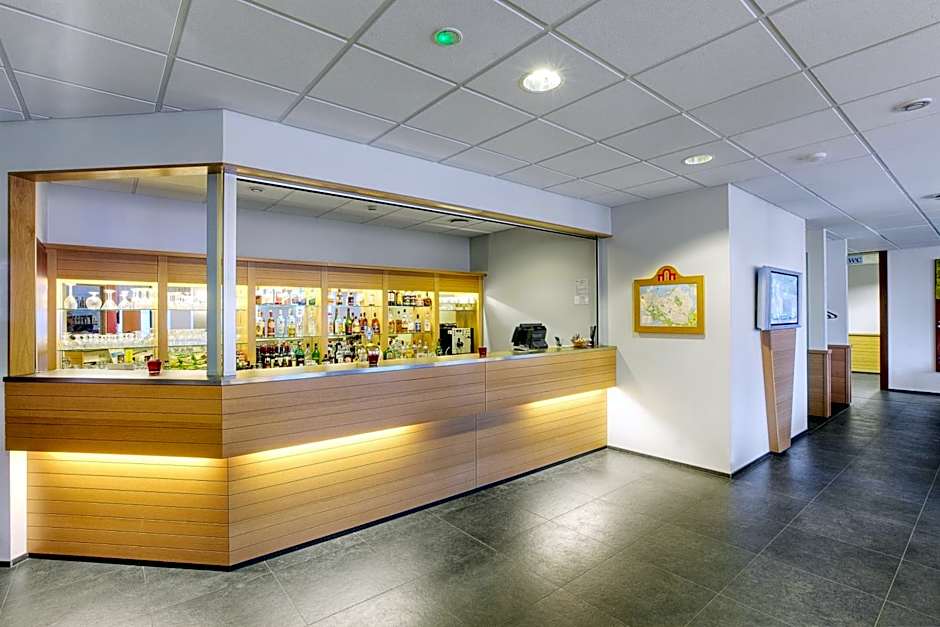 Hotel Cabin