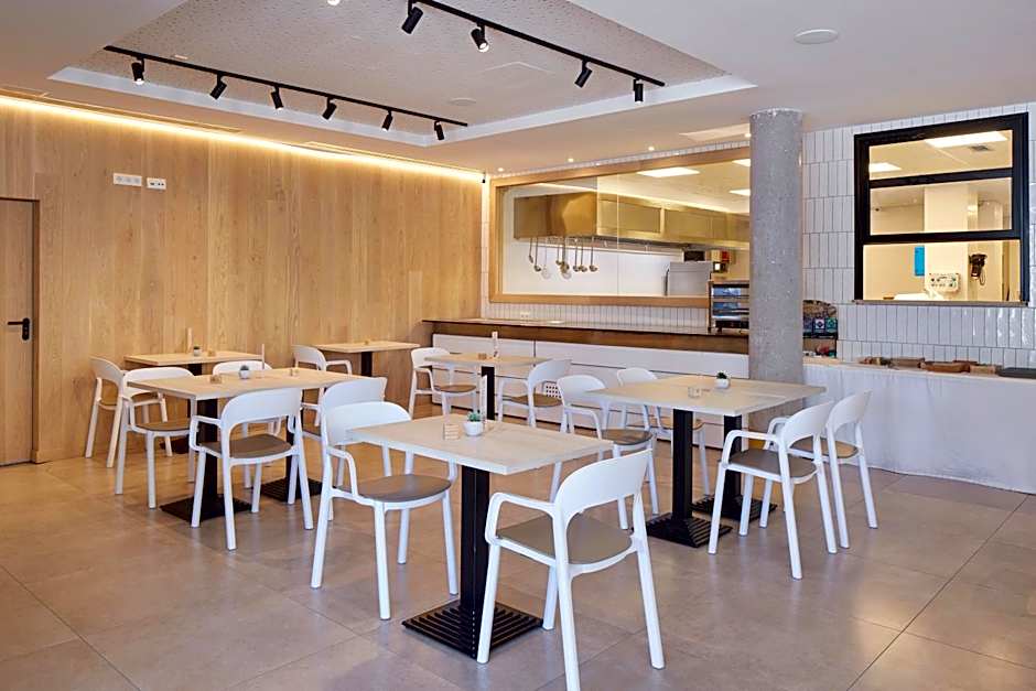 Hotel Logroño Avda de Madrid 25