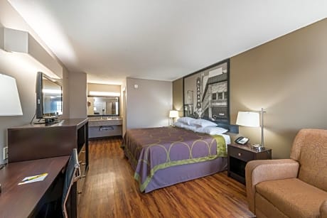 1 King Bed Deluxe Room Non-Smoking