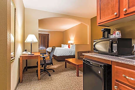 2 Queen Beds Suite Nonsmoking