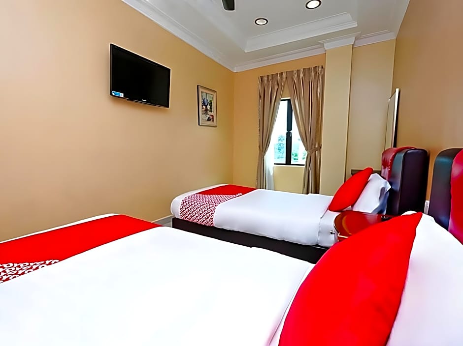 Super OYO 707 Ayuni Hotel