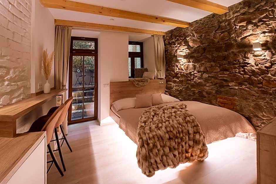 White Wolf Boutique Apartments