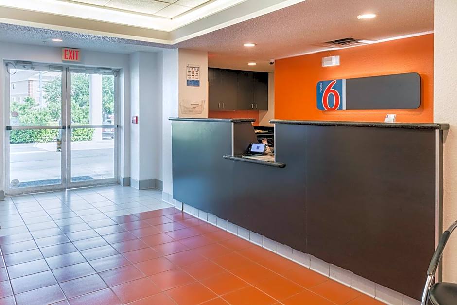 Motel 6 Irving, TX - DFW Airport North