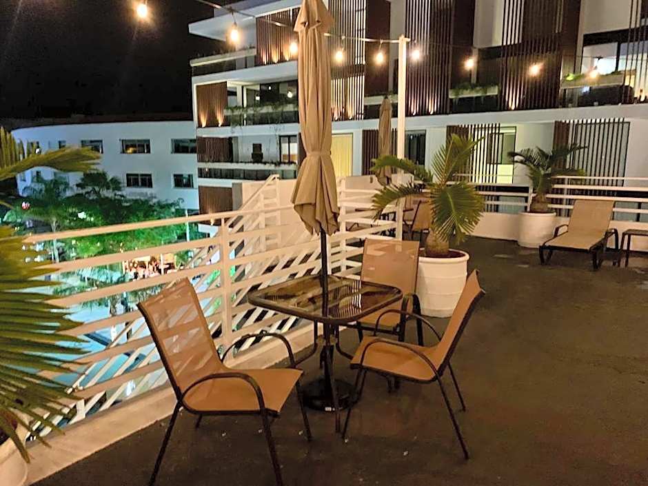 SILVERSANDS Hotel Boutique - 5Th Ave