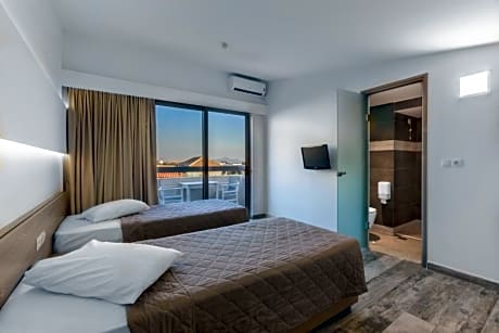 FAMILY ROOM STANDARD ADULTS ONLY