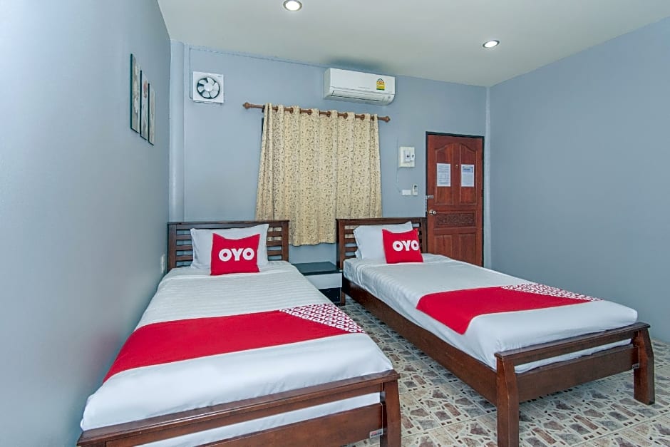 OYO 650 At Night Pranburi