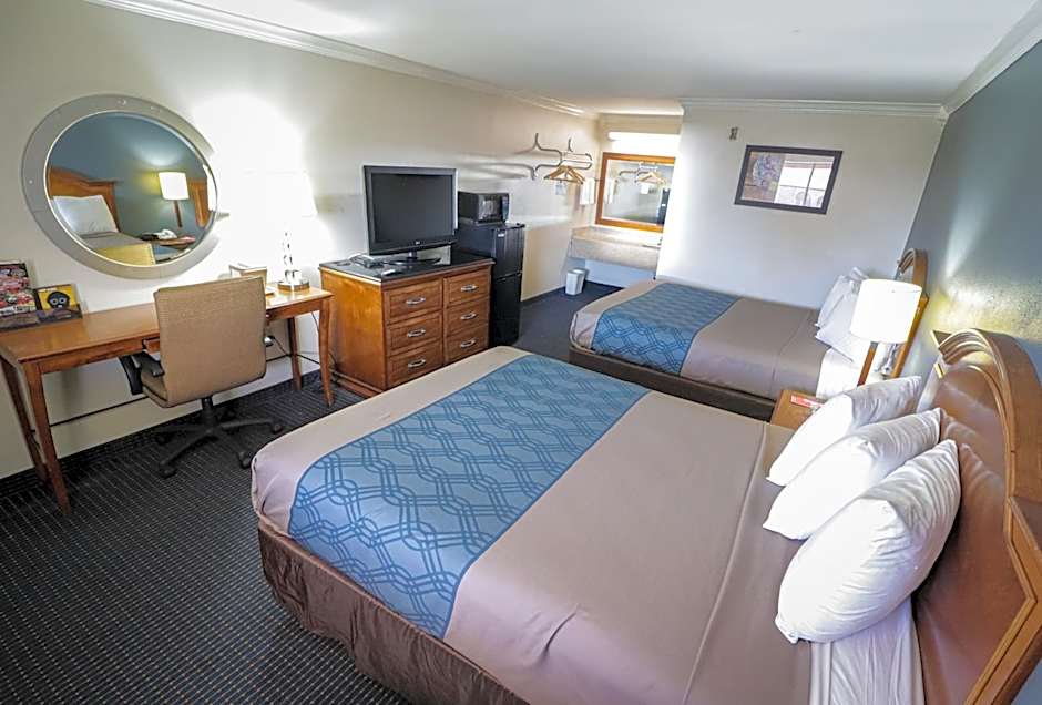 University Inn & Suites