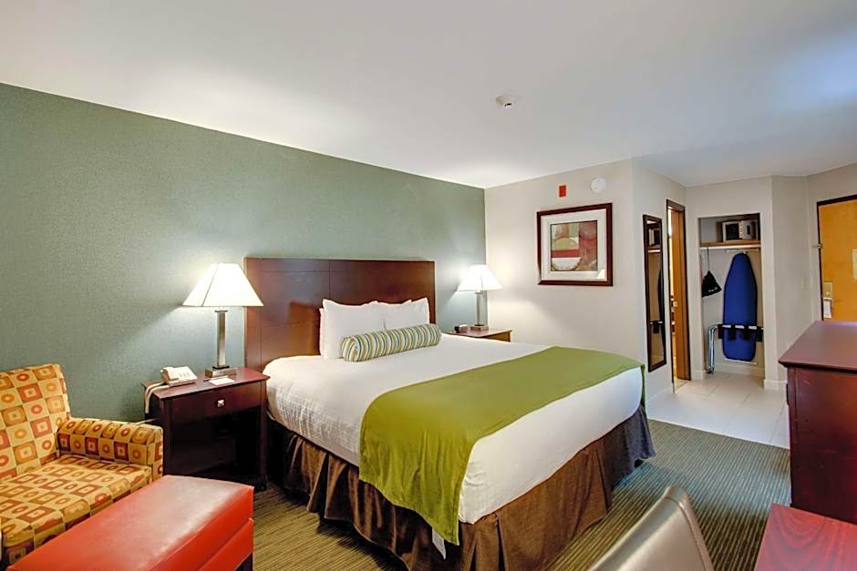 Best Western Plus The Inn At Hampton