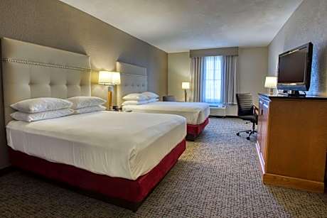 Deluxe Queen Room with Two Queen Beds - High Floor