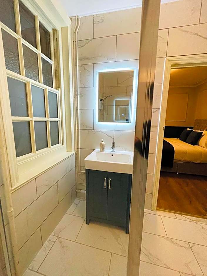 Eurobar Cafe and Hotel