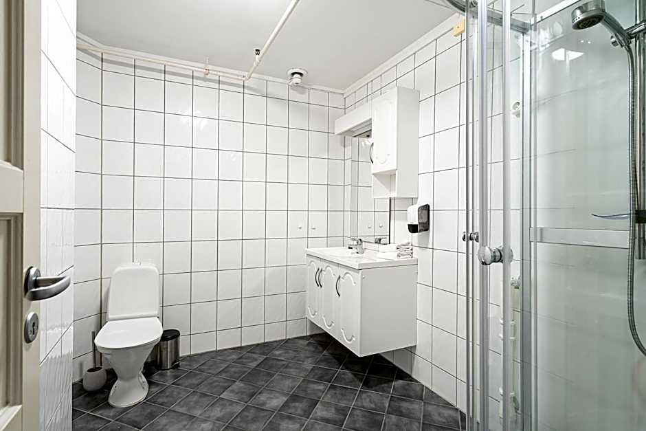 Enter Amalie Apartment Hotel