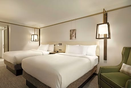 2 Queen Beds