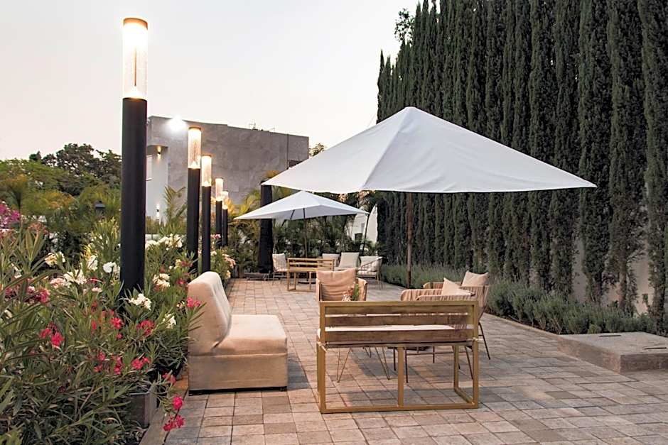 Xhiara Hotel
