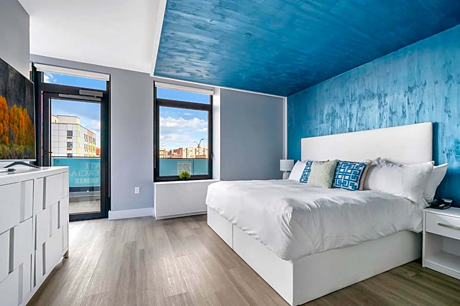 Global Luxury Suites at The Arches