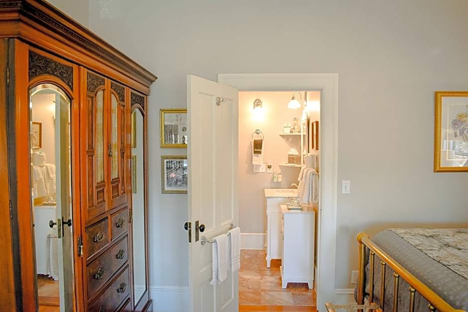 McCall House Boutique Hotel