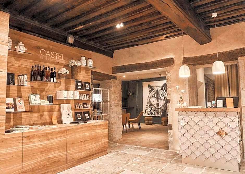 Castel de Très Girard - Hotel & Restaurant - Teritoria