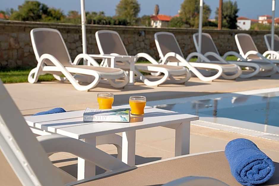 Niriides Luxury Villas