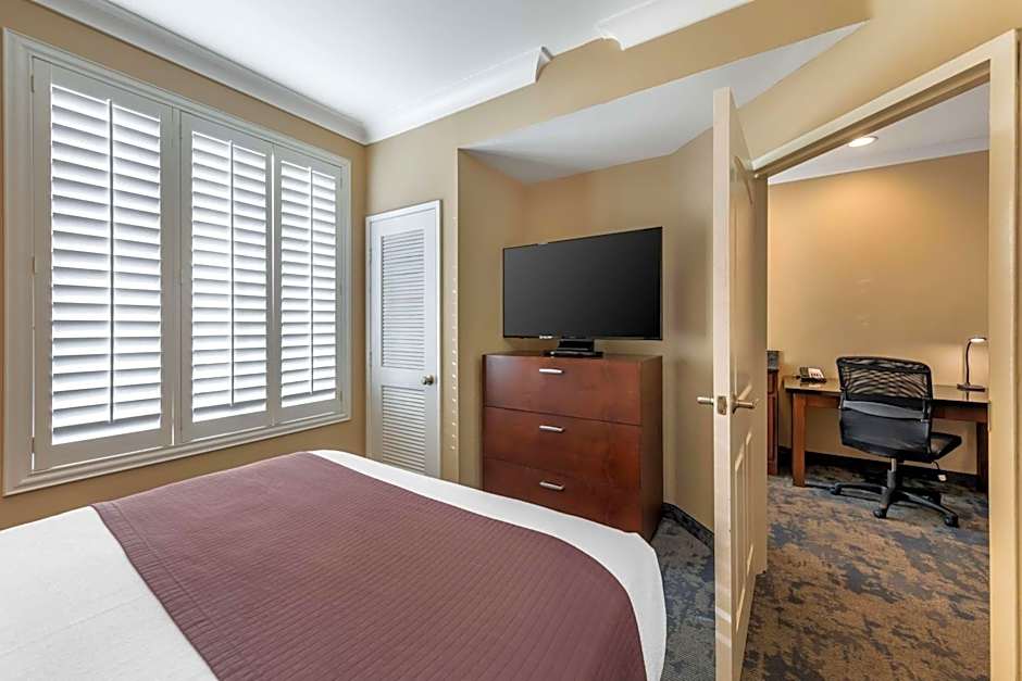 Best Western Plus Avita Suites