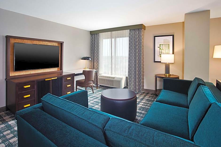 DoubleTree by Hilton Lansing