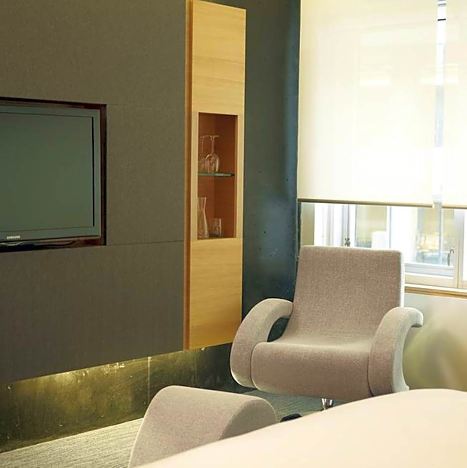 Hotel Le Germain Maple Leaf Square