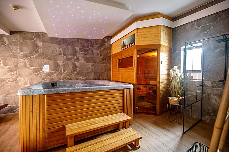 Hotel & Apartments U Černého orla