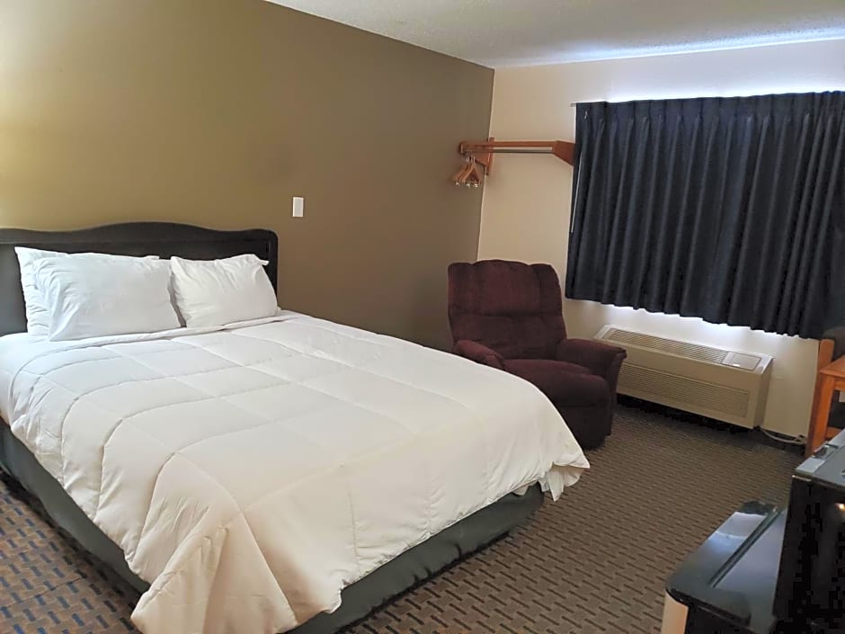 Hibbing Inn & Suites