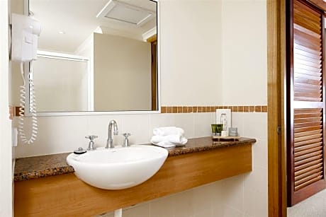 1 Bedroom Spa Suite