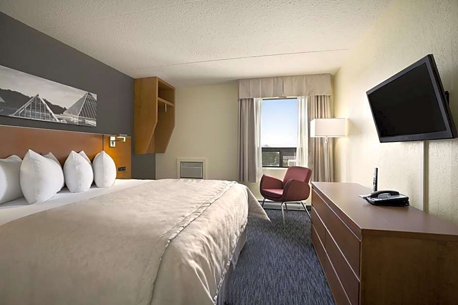 Travelodge by Wyndham Edmonton West