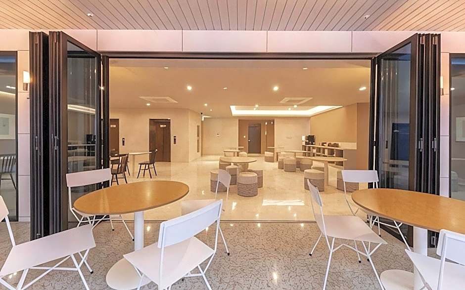 Brown-Dot Hotel Deokcheon