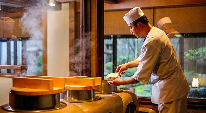 Sarusawaike Yoshidaya