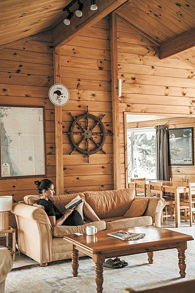 Tatahi Cove Back Packer