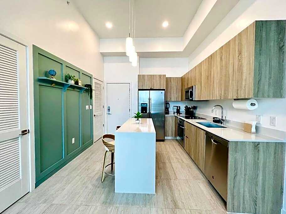 Sleek 2BD 2BA Condo In Miami Design District