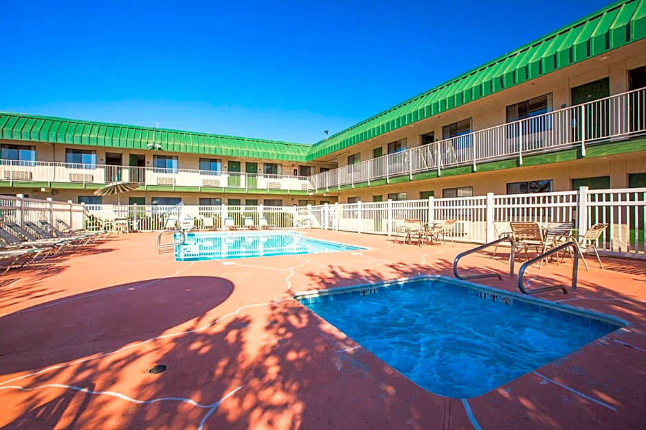 University Inn Fresno