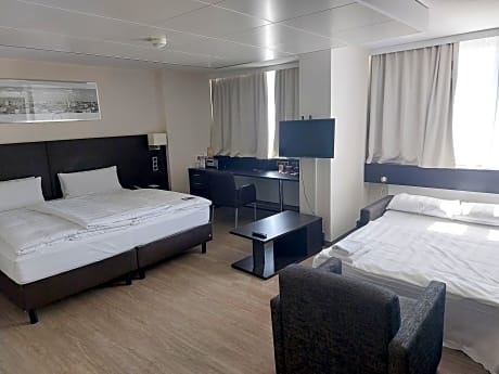 Junior Suite (1 Double Bed)