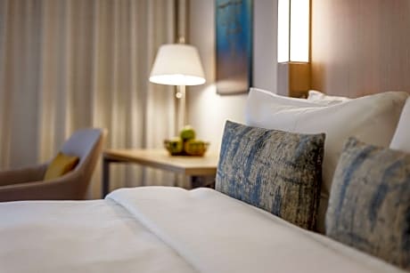 Standard Room, 1 Queen Bed